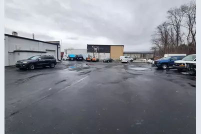 501 St. James Ave #B, Springfield, MA 01109 - Photo 2