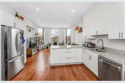 25 Bay State Rd #2, Boston, MA 02215 - Photo 2