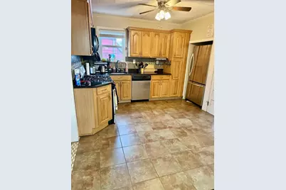 15 Waverly Ave, Everett, MA 02149 - Photo 8