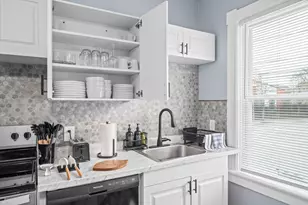 13 Regent Ave, Providence, RI 02908 - Photo 2