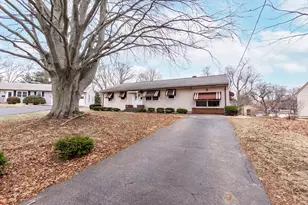 51 Pincushion Rd, Framingham, MA 01702 - Photo 2