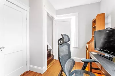 18 Hemlock Rd, Boston, MA 02132 - Photo 20