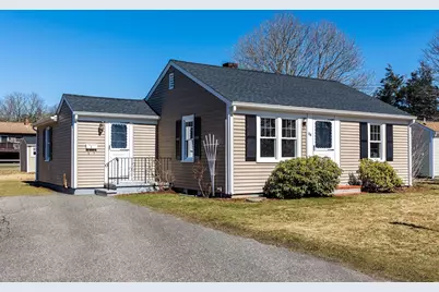 14 Sharon Dr, Falmouth, MA 02536 - Photo 1