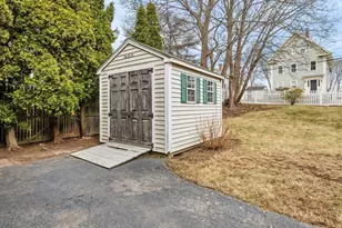 54 Rowland St, Marblehead, MA 01945 - Photo 32