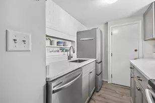 37 Sackville St, Boston, MA 02129 - Photo 6