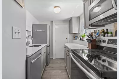 37 Sackville St #1, Boston, MA 02129 - Photo 4