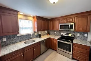 375 Elm St, Braintree, MA 02184 - Photo 4