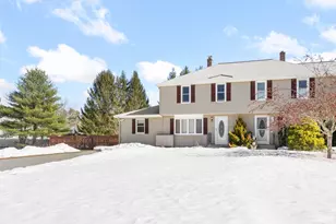 12 Meadow Rd, Uxbridge, MA 01569 - Photo 2
