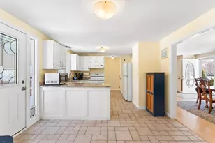 12 Meadow Rd, Uxbridge, MA 01569 - Photo 10