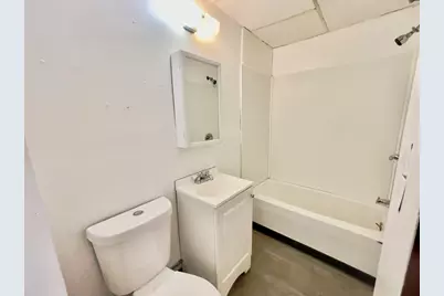 650 High St #3, Holyoke, MA 01040 - Photo 6