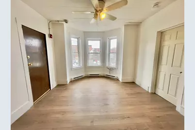 650 High St #3, Holyoke, MA 01040 - Photo 2