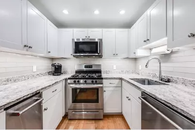 52 Sanborn #7, Reading, MA 01867 - Photo 2