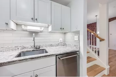 52 Sanborn #7, Reading, MA 01867 - Photo 4