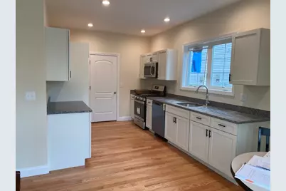 209B Crownshield Ave #19B, Uxbridge, MA 01569 - Photo 2