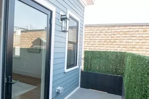 726 E 8th St, Boston, MA 02127 - Photo 26