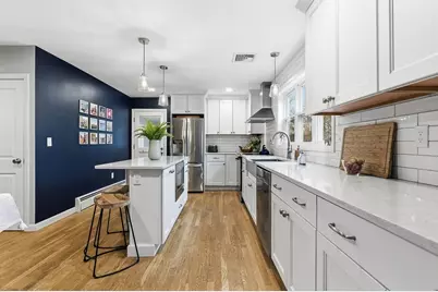 26 Prospect St, Blackstone, MA 01504 - Photo 10