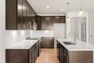 6 Stratton Dr, Woburn, MA 01801 - Photo 2