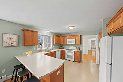 74 Pompositticut St, Stow, MA 01775 - Photo 10