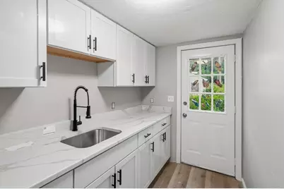 14-14 1/2 Hacker St, Worcester, MA 01603 - Photo 32