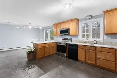 140 Powhattan Dr, Taunton, MA 02718 - Photo 10