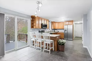 140 Powhattan Dr, Taunton, MA 02718 - Photo 12