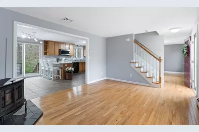 140 Powhattan Dr, Taunton, MA 02718 - Photo 8