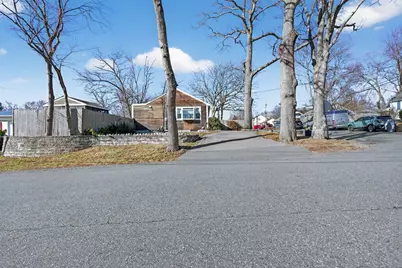 84 Algonquin St, Brockton, MA 02302 - Photo 4