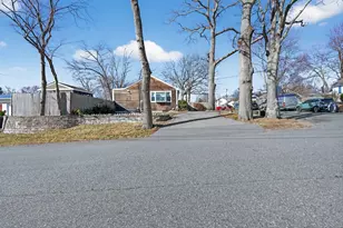 84 Algonquin St, Brockton, MA 02302 - Photo 4