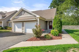 517 Ideal Ln, Ludlow, MA 01056 - Photo 2