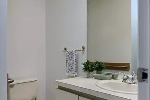 26 Crescent St, Northampton, MA 01060 - Photo 14