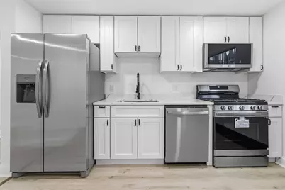 1 19th Street #3, Lowell, MA 01850 - Photo 4