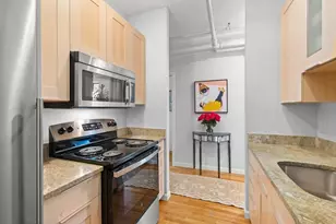 34 Plympton St, Boston, MA 02118 - Photo 12