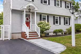 37 Fremont St, Reading, MA 01867 - Photo 2