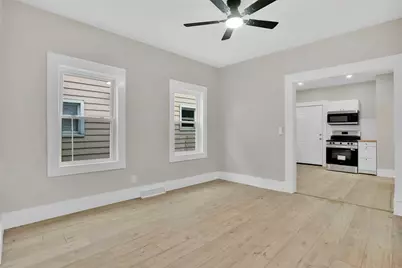 14 Adams St, Springfield, MA 01105 - Photo 6