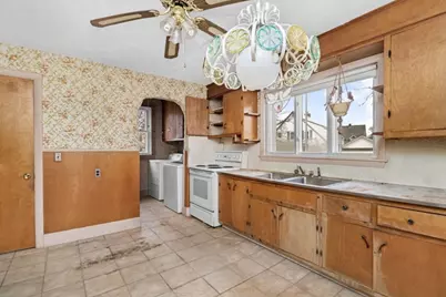 36 Sargent St, Winthrop, MA 02152 - Photo 4