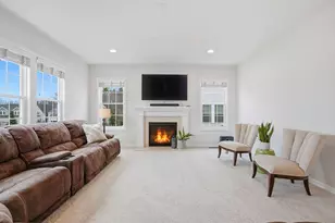 4 Grandview Dr, Hopkinton, MA 01748 - Photo 10