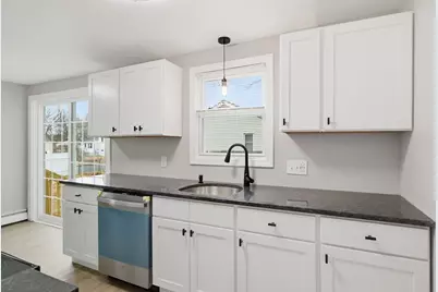 354 Greenaway Dr, Springfield, MA 01109 - Photo 8