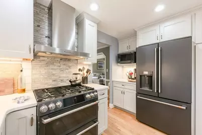 44 Surrey Dr, Mansfield, MA 02048 - Photo 8