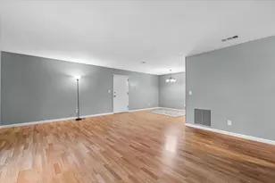 32 Thayer Pond, Oxford, MA 01537 - Photo 6