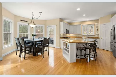 22 Mystic Valley Ln, Uxbridge, MA 01569 - Photo 14