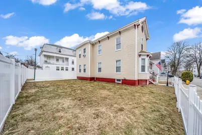 8 Ford St, Haverhill, MA 01832 - Photo 4