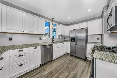 8 Ford St, Haverhill, MA 01832 - Photo 14