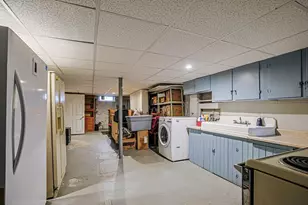 9 Russ St, Methuen, MA 01844 - Photo 30