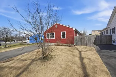 88 Agnes St, Springfield, MA 01118 - Photo 2