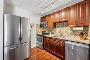 761 E 6th St, Boston, MA 02127 - Photo 10