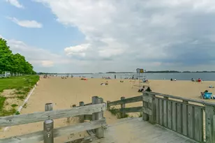 695 E 8th St, Boston, MA 02127 - Photo 22