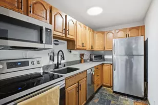 10 Coffey St, Boston, MA 02122 - Photo 8