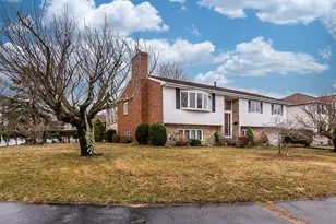 79 Wedgewood Dr, Norwood, MA 02062 - Photo 4