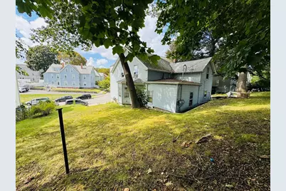 35 Freeland St, Worcester, MA 01608 - Photo 4