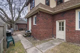 69 Belvidere St, Springfield, MA 01108 - Photo 32